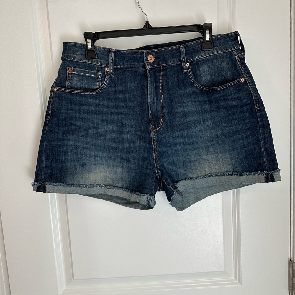 Denizen by Levi - Jean Shorts - High rise - Stretchy - Size 14